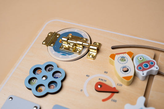 Interaktyvi medinė veiklos lenta „Busy Board – Space“