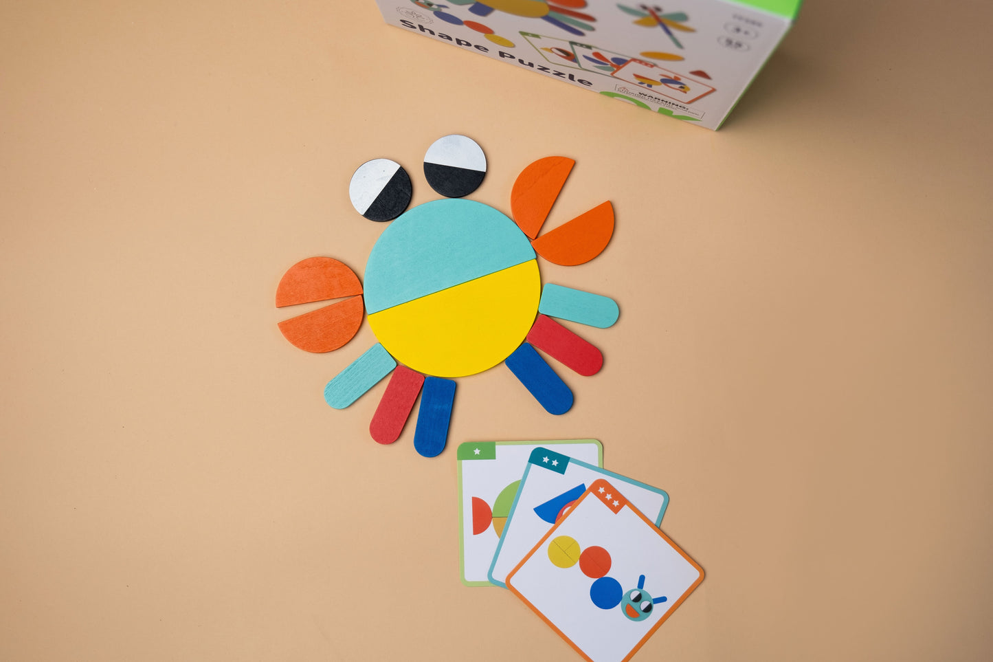 Lavinamoji medinė dėlionė „Shape Puzzle“