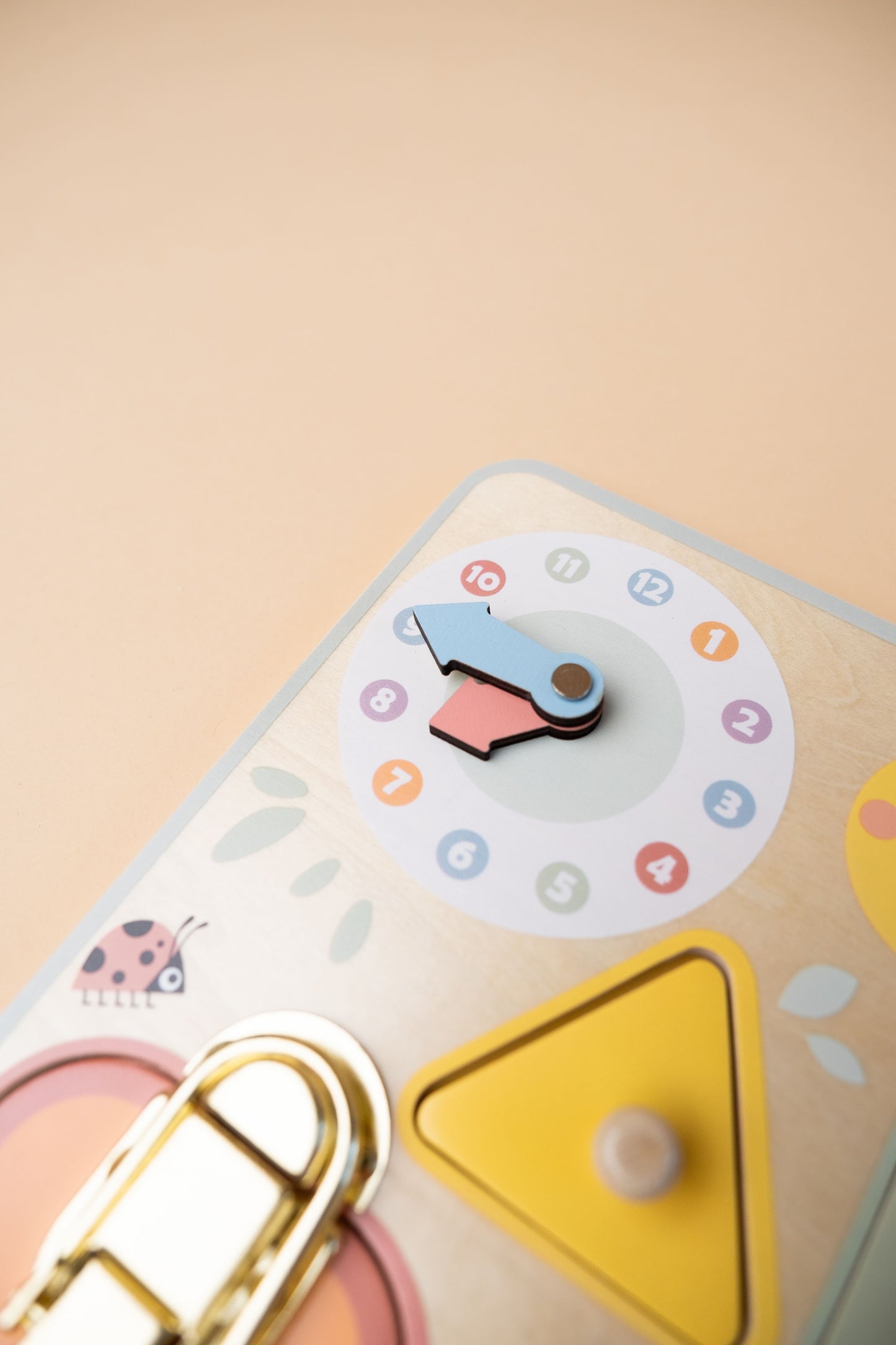 Medinė edukacinė veiklos lenta „Busy Board“